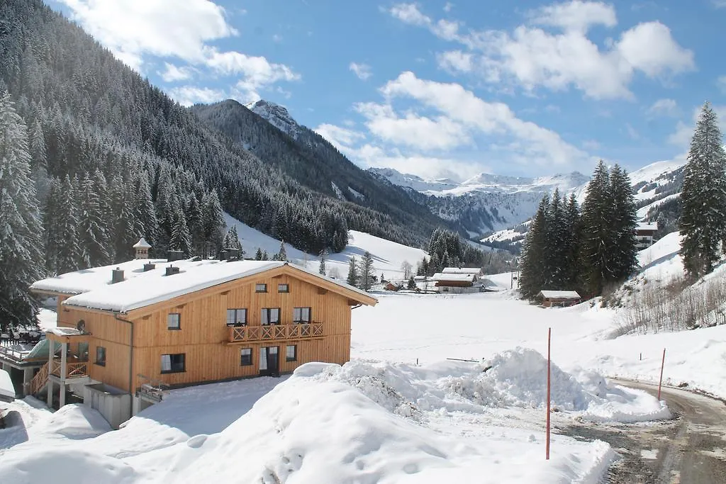 Ferienhaus Fassl contacts